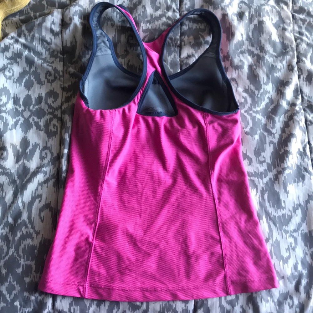 Nike top - Picture 2 of 3